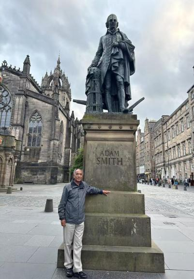 <strong>财经学院徐德信教授在《经济思想史学刊》发表长篇论文</strong>